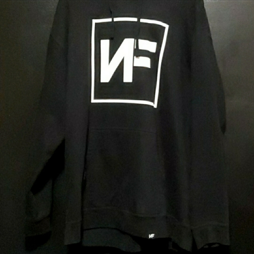 NF TOUR SWEATER